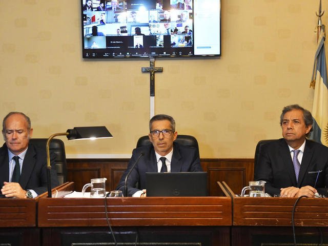Cuadernos: el Tribunal anunció que hará dos audiencias semanales de juicio en vez de una, con críticas a la Corte y a la Casación