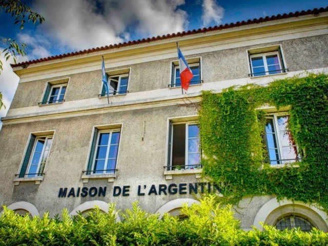 Retiraron una placa de conmemoración de los desaparecidos en la Casa Argentina en París