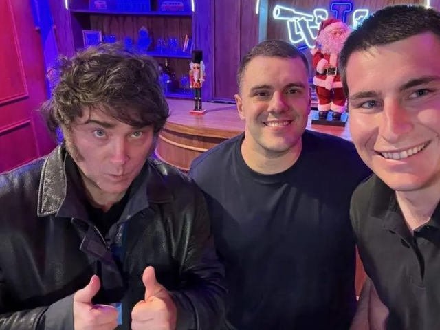 Interna libertaria: un tuitero de Santiago Caputo fue despedido como asesor de Presti en Defensa