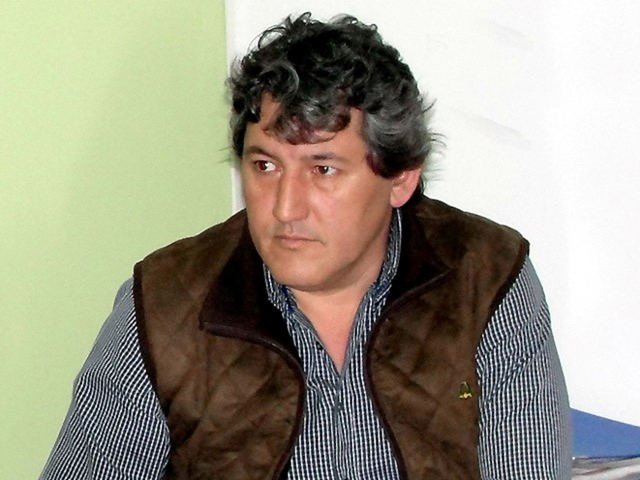 Detuvieron a un ex ministro de Río Negro en el aeropuerto de Bariloche: fue condenado por cobrar sobresueldos durante seis años