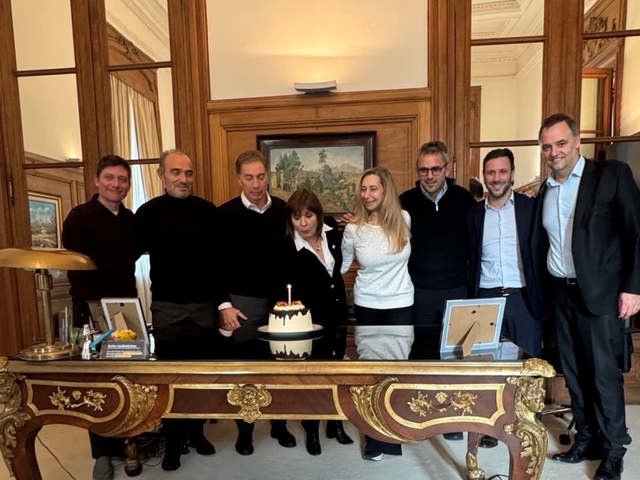 Tras las críticas, la foto: Karina Milei y Manuel Adorni celebraron junto a Patricia Bullrich su cumpleaños