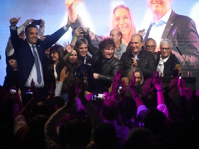 Javier Milei confirmó cambios en el Gabinete, pero los condicionó al resultado de las elecciones: “El 26 a la noche con los números veré qué necesito”