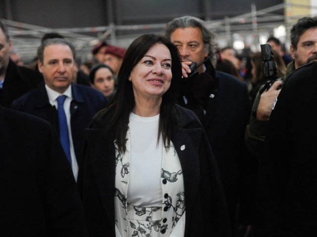 Milei prepara cambios en los planes sociales y la AUH, y empodera a Pettovello