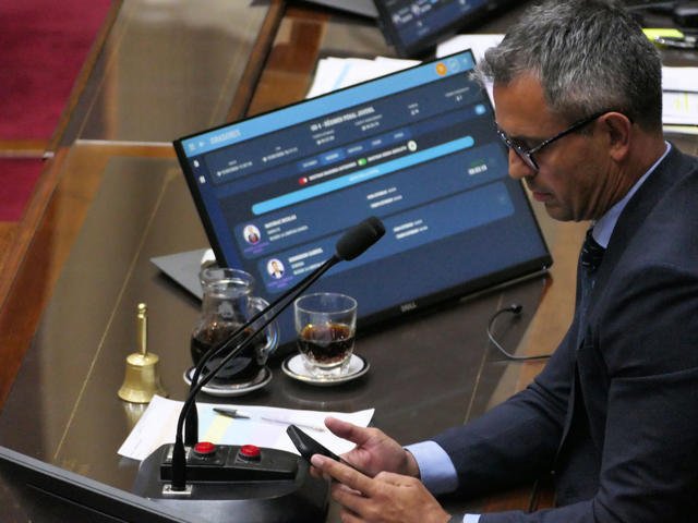 Se tensa la negociación por la reforma laboral: la oposición presiona al Gobierno por los cambios en las licencias por enfermedad