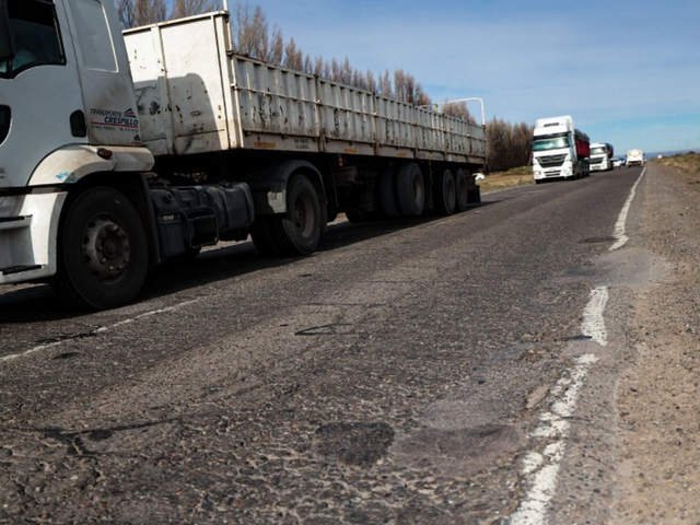 El Gobierno habilitó a nueve provincias a concesionar tramos de rutas nacionales mediante peajes
