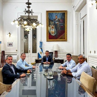 Milei suma diputados: tres radicales se pasaron al bloque libertario que pelea la primera minoría con el kirchnerismo