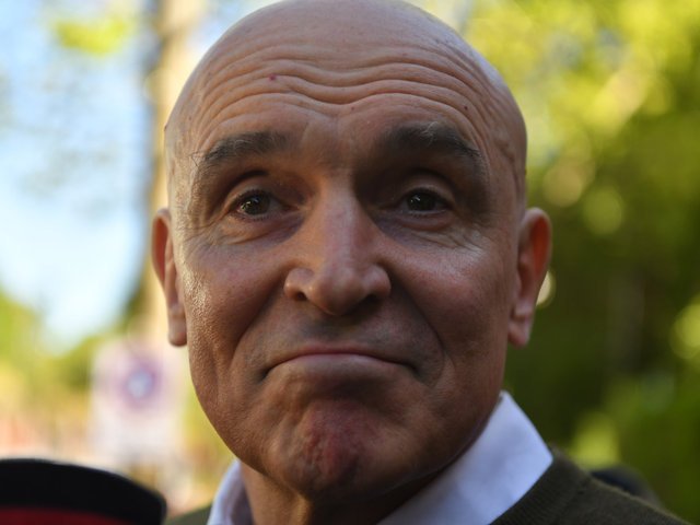 José Luis Espert fue a votar tras bajar su candidatura por el escándalo de Fred Machado: “Ya dije todo lo que tenía que decir”