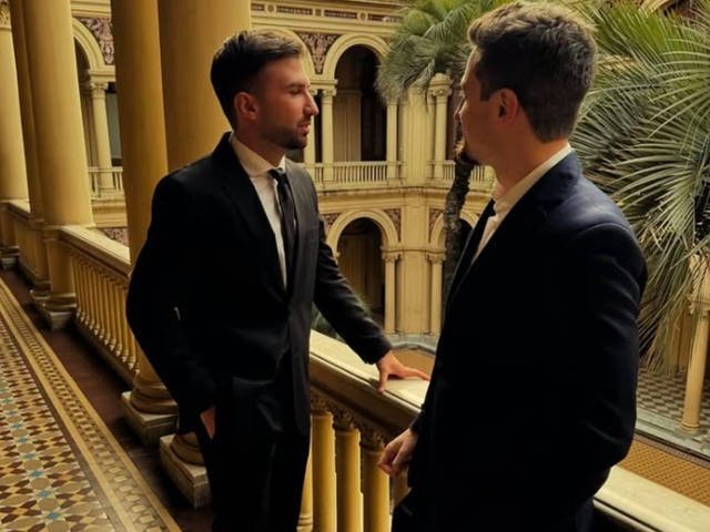 Llamadas de madrugada, bronca en Asia y el rol Milei, Karina y Santiago Caputo: así fue la frenética noche de $LIBRA, narrada desde el teléfono del principal nexo