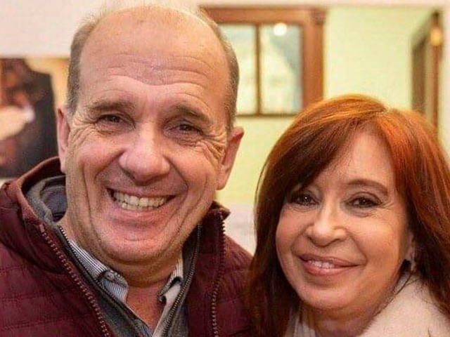 “Época de cagones y traidores”: un intendente del cristinismo duro estalló de furia por la interna del PJ bonaerense