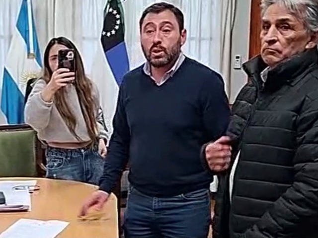 Suspendieron a un intendente libertario acusado de administración fraudulenta y peculado: denuncia un “golpe de Estado municipal”