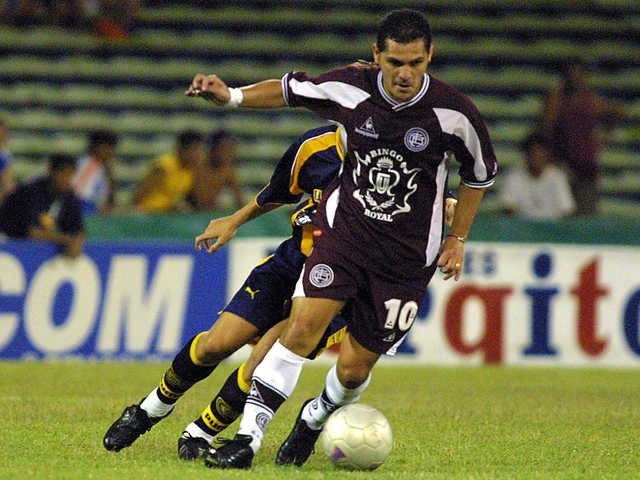 Hugo Morales explicó por qué rebajó 100 mil dólares el precio del departamento que después compró Adorni