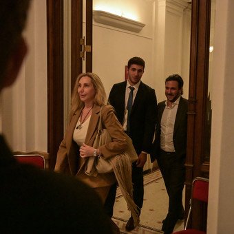 La mesa política más incómoda: salida antes de tiempo de Bullrich, Santiago Caputo ausente y tensión por Adorni