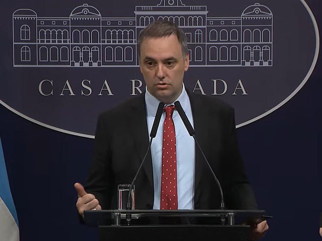 El Gobierno endurece su postura con Kicillof y le cierra la puerta a una reunión: “Sin déficit, no hay nueva deuda”