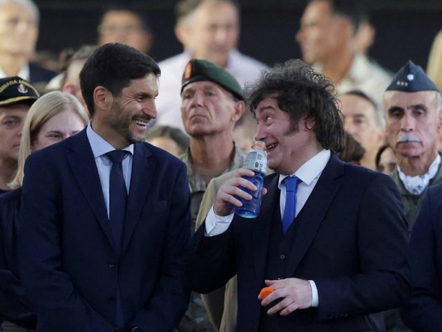 El Gobierno interviene ante el reclamo policial por temor al efecto  contagio, presiona políticamente y se revive el fantasma de Monteoliva