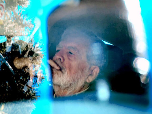 Tragedia de Once: después de su primer día en la cárcel, la Justicia comenzó a tramitar el pedido de prisión domiciliaria de De Vido