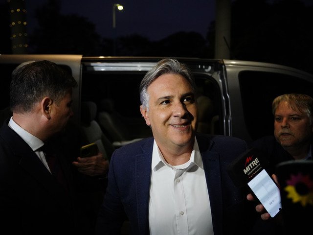 Martín Llaryora se someterá a una cirugía por una hernia epigástrica