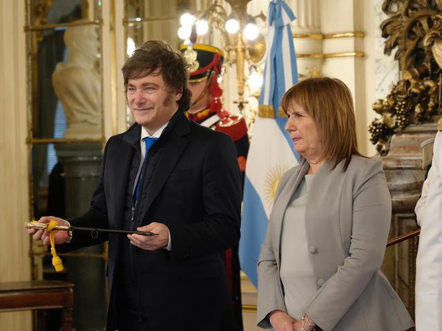 Reforma laboral: pese a las objeciones de la oposición, Milei juntó a su mesa política y ratificó la estrategia parlamentaria