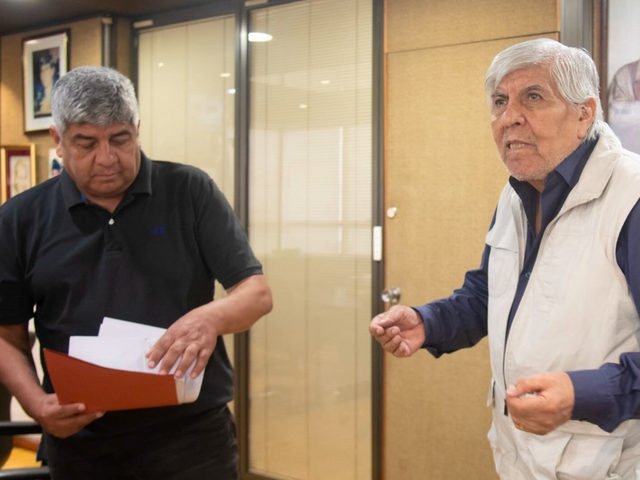 Imputan a dos sindicalistas por el fraude millonario a Camioneros y crece la tensión en el gremio: ¿Pueden complicar a los Moyano?