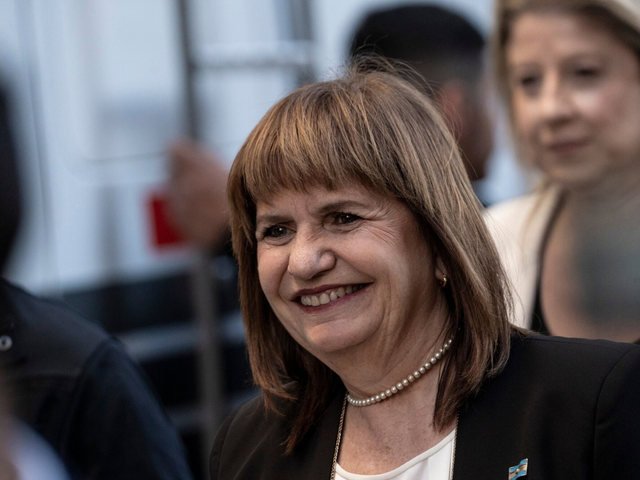 “La pelota no se mancha, aunque creo que ya está bastante sucia”: Bullrich se sumó a las críticas contra Chiqui Tapia