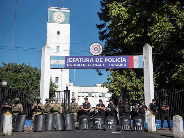 Protesta policial en Santa Fe: hubo marcha, sirenazo, enfrentamientos y más de 20 pases a disponibilidad