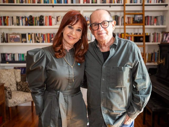 Cristina Kirchner promocionó el recital de Silvio Rodríguez y se burló del show musical de Milei en el Movistar Arena: “Hará un acto de desagravio al buen gusto”