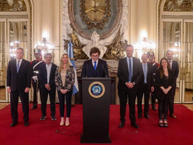 De la “aventura suicida” kirchnerista a “nosotros simplemente ganamos”: el discurso completo de Milei en Cadena Nacional por el fallo de YPF