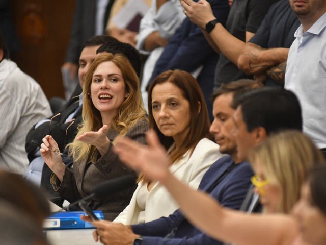 Burlas y discusión a los gritos entre Del Caño y Lilia Lemoine por la reforma laboral: “Cobrás 5 millones, andá a Miami”