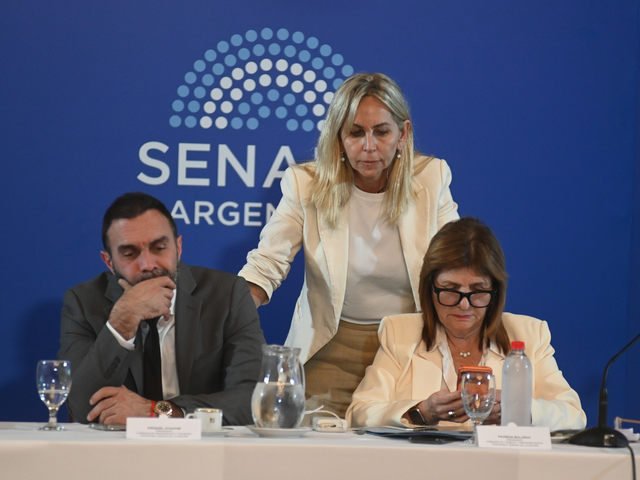 Salvataje para la reforma laboral de Milei y el consenso sigiloso entre Kicillof y Barrionuevo