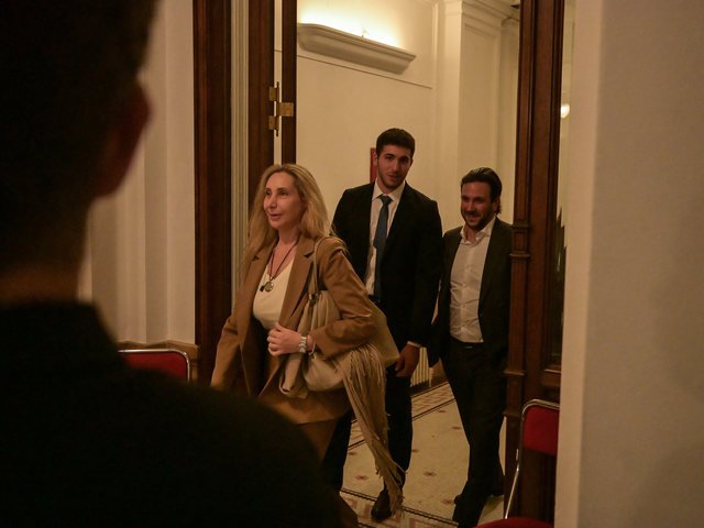 La mesa política más incómoda: salida antes de tiempo de Bullrich, Santiago Caputo ausente y tensión por Adorni