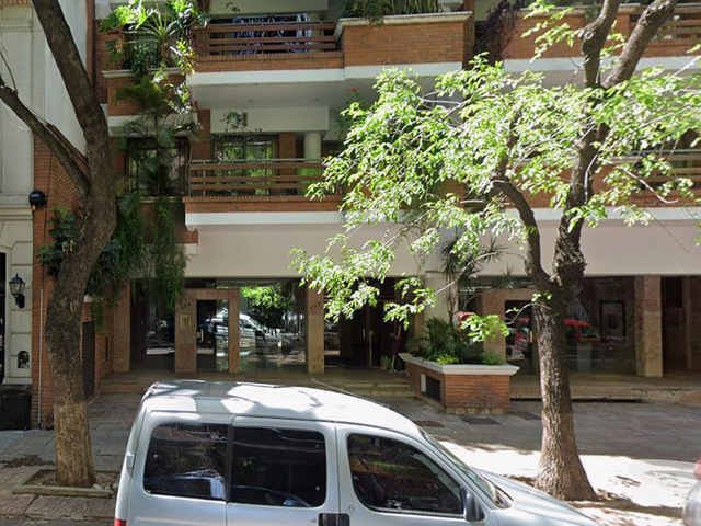 Adorni compró su departamento de Caballito a mitad de precio y con el 87% prestado