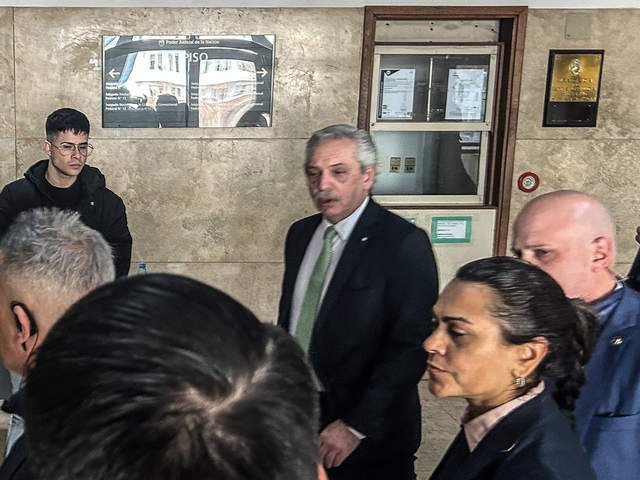 Con un voto dividido, la Cámara de Casación anuló el procesamiento de Alberto Fernández en la causa Seguros