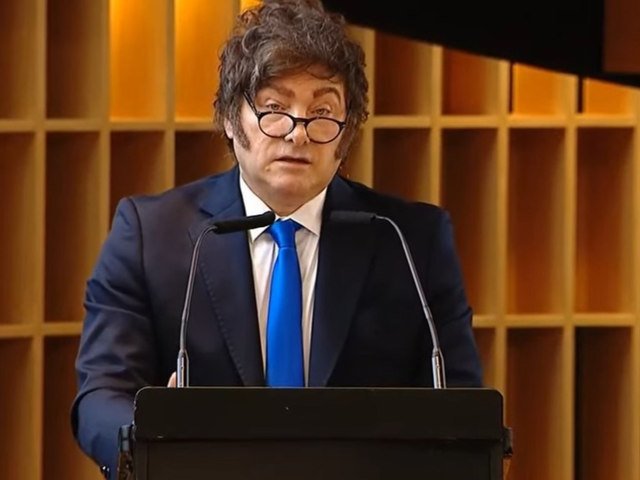 “Abróchense los cinturones porque habrá muchas más reformas”: el aviso de Javier Milei al participar de un acto en Corporación América