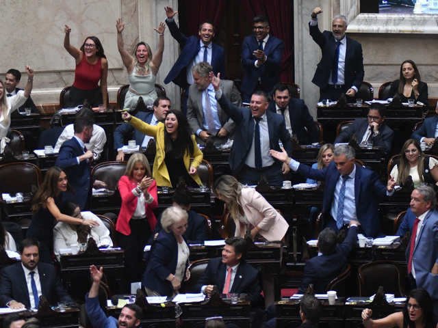 Con apoyo de los gobernadores, Diputados aprobó la reforma laboral y definirá el Senado