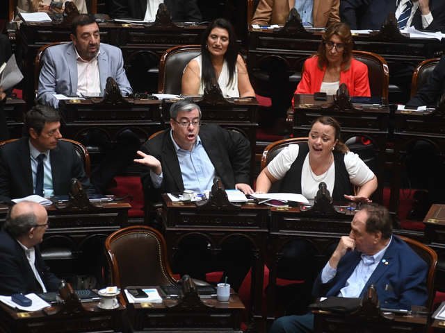 “Que no se vaya nadie más”: el peronismo se abroquela para evitar nuevas fugas