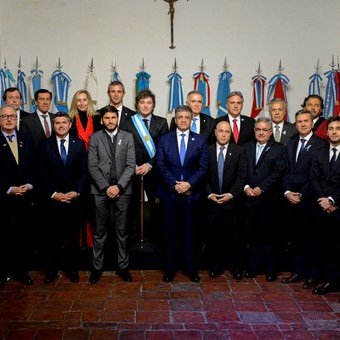 Javier Milei recibe el jueves a  17 gobernadores dialoguistas para sumar su apoyo a las reformas que enviará al Congreso