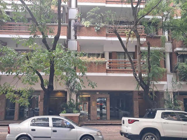 La Justicia sumó otro gasto por unos muebles y afirman que Adorni le habría pagado 255.000 dólares al constructor Tabar