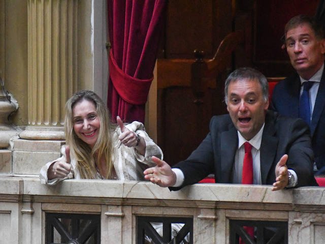 Los nervios de Karina Milei que sacuden al Gobierno y el pecado mortal de Manuel Adorni