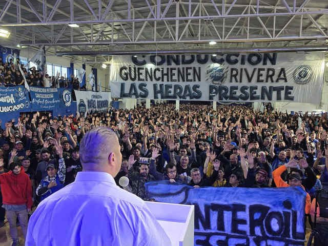 Petroleros de Santa Cruz le exigen al gobernador que le quite la concesión a la empresa de los Neuss, cercanos a Santiago Caputo