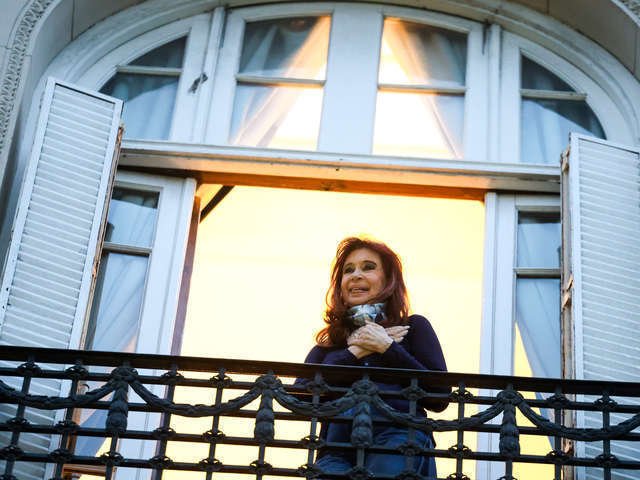 Nuevo parte médico de Cristina Kirchner: todavía no supera el íleo posoperatorio y seguirá internada