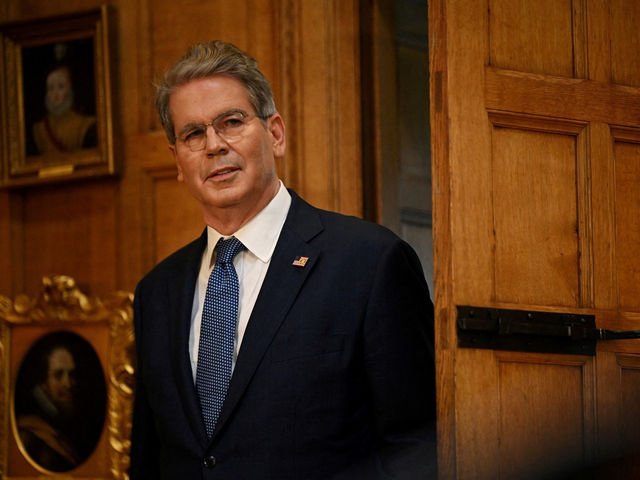 Bessent volvió a cruzar a China a horas de que Trump reciba a Milei: “Quieren arrastrar a todos los demás con ellos”