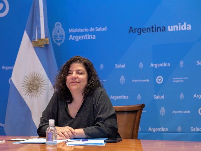 Citaron a indagatoria a la exministra Carla Vizzotti y al empresario Hugo Sigman por el retraso en comprar  vacunas contra el Coronavirus