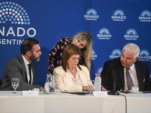 Otro revés para el Gobierno en el Congreso: sin apoyo, el debate de la reforma laboral pasa a febrero