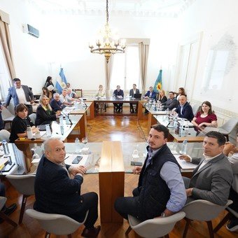 Kicillof logró dictamen para el Presupuesto y tiene una semana para negociar con La Cámpora