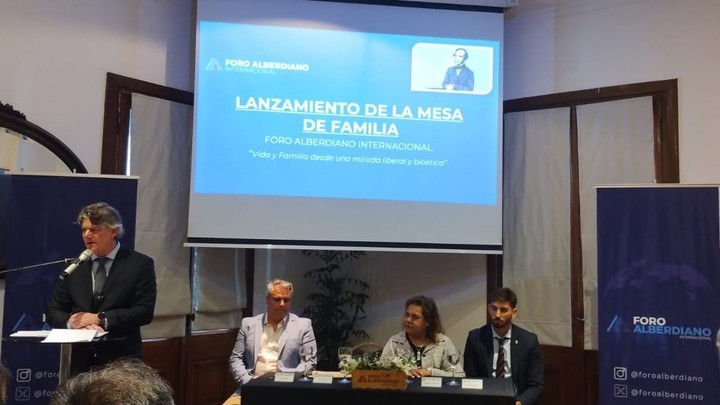 El lanzamiento de la “Mesa de Familia del Foro Alberdiano Internacional” con sede en Tigre.
