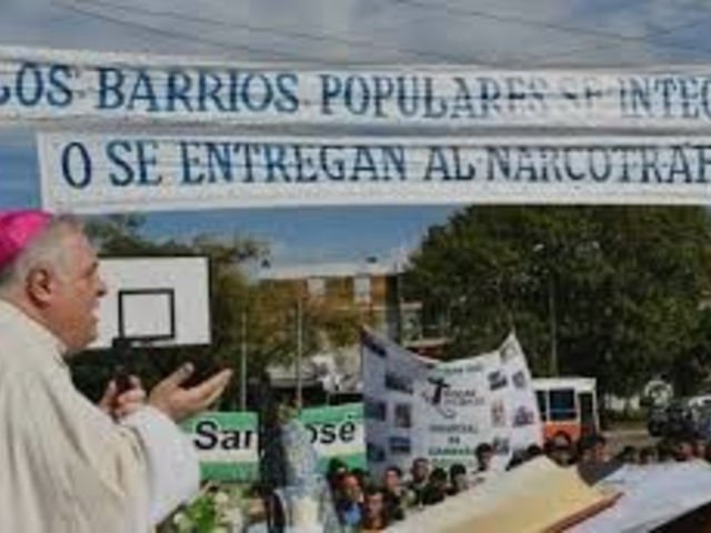 La Iglesia volvió a criticar al gobierno por la paralización de las obras en los barrios populares
