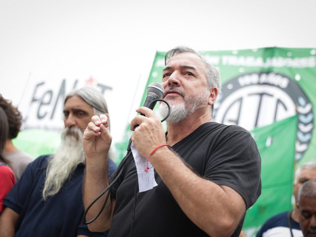 Los salarios estatales fueron otra vez los más golpeados: cayeron más de 14 puntos frente a la inflación