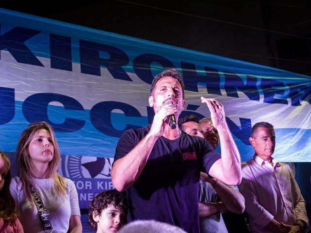 “Toto, yo te conozco”: la chicana del intendente camporista de Lanús al ministro de Economía por la tasa municipal sobre los hipermercados