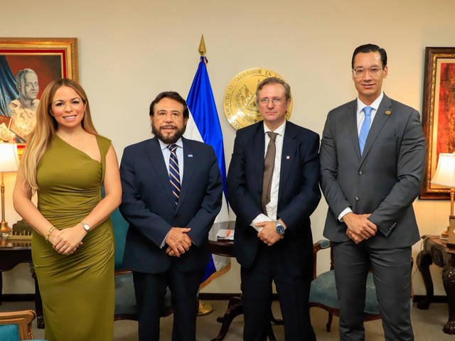 El gobierno de El Salvador y CERTAL buscan avanzar en un proceso de cooperación digital