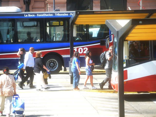 El Gobierno mandó a auditar a las empresas de colectivos y retiene subsidios tras echar al secretario de Transporte