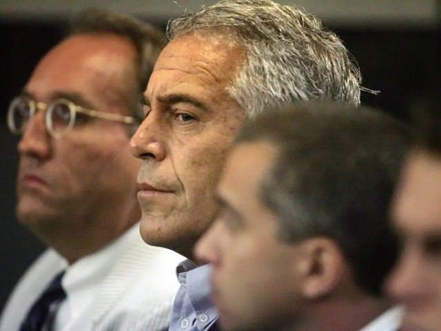 Jeffrey Epstein le quiso vender un helicóptero al gobierno de Cristina Kirchner, pero pedía mucha plata